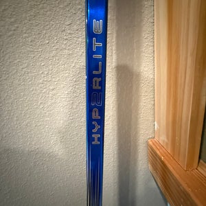 Intermediate Bauer Vapor Hyperlite 2 Right Handed Hockey Stick P90TM (New)
