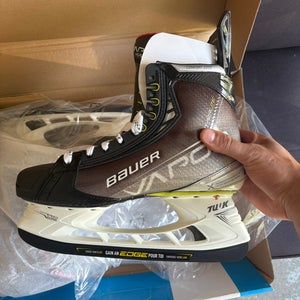 Bauer Vapor Hyperlite Hockey Skates 11 (New)