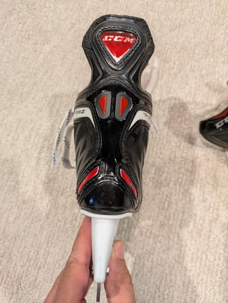 CCM RBZ 70 Hockey Skates Size 1 (Used)