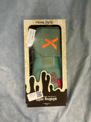 Absolutely Ridiculous Sliding Mitt