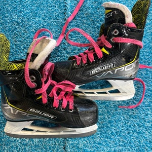 Youth Bauer Vapor 3X Hockey Skates Regular Width 12.5 (Used)