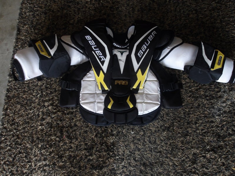Large Bauer pro series Goalie Chest Protector (Used)