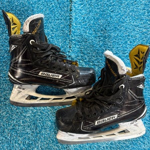 Junior Bauer Supreme S190 Hockey Skates Regular Width Size 3 (Used)