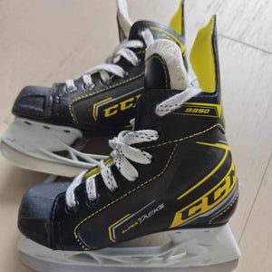 CCM Super Tacks 9350 Hockey Skates 12 Youth (Used)