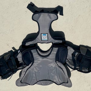 M\L Vaughn Velocity V9 Goalie Chest Protector  (Used)