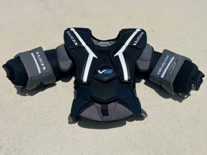 M\L Vaughn Velocity V9 Goalie Chest Protector  (Used)