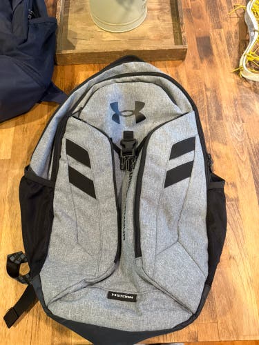 Gray Adult Unisex Large/Extra Large Under Armour Backpack (Used)