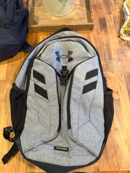 Gray Adult Unisex Large/Extra Large Under Armour Backpack (Used)