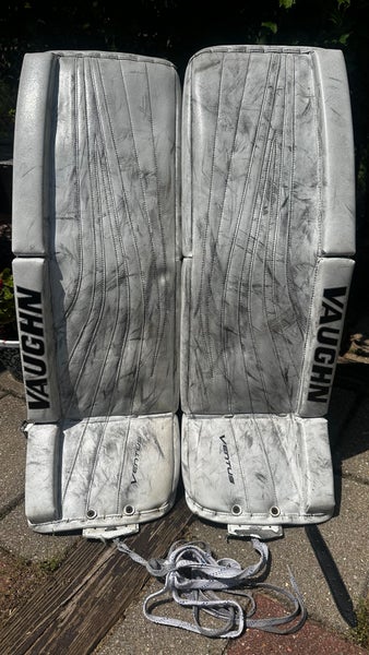 32" Vaughn Ventus SLR Pro Goalie Leg Pads (Used)