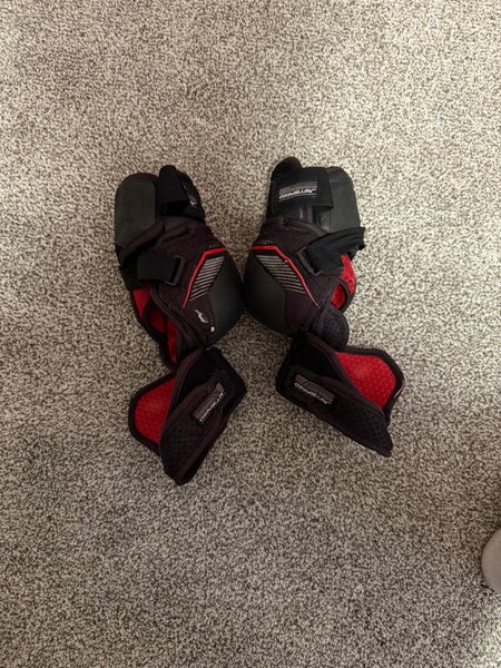 Medium Junior CCM JetSpeed FT1 Elbow Pads (Used)