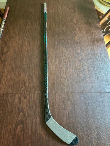 Intermediate Bauer Twitch Right Handed Hockey Stick (Used)