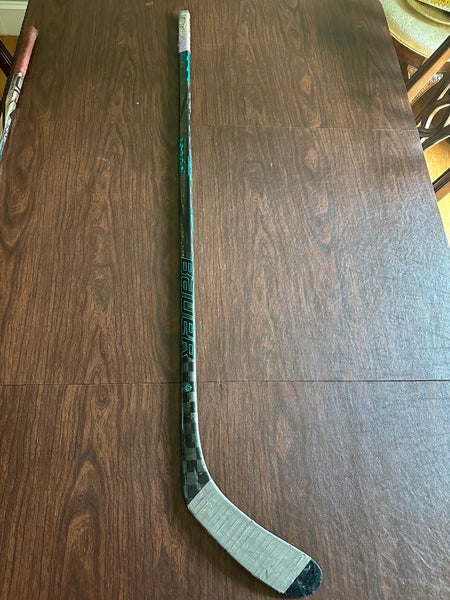 Intermediate Bauer Twitch Right Handed Hockey Stick (Used)