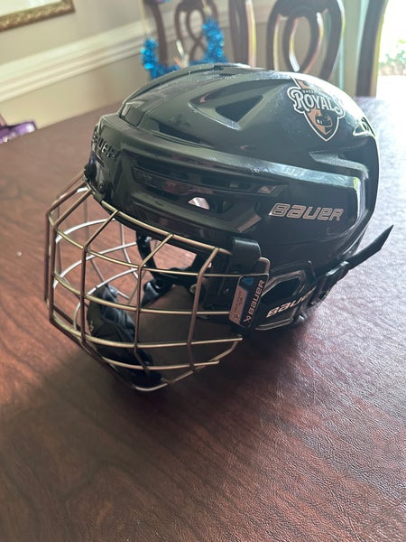 Small Bauer Re-Akt 155 Helmet (Used)