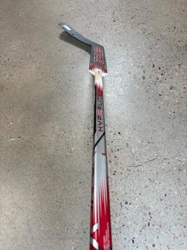 Intermediate Bauer Hyperlite 2 Goalie Stick Regular 24" Paddle (Used)