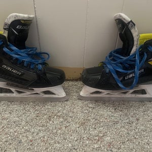 Bauer Supreme 3S Hockey Goalie Skates Regular Width Size 5.5 (Used)