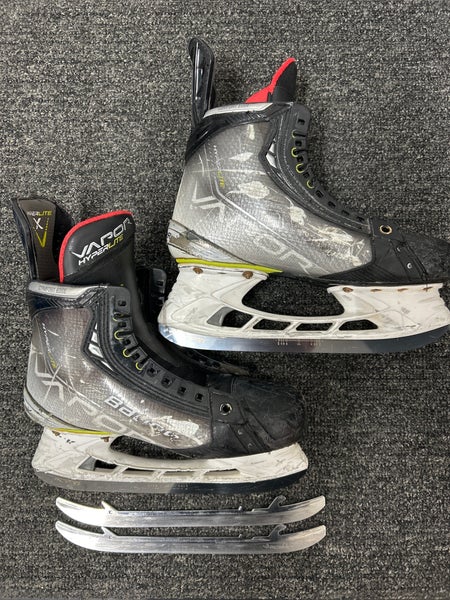 Bauer Vapor Hyperlite Hockey Skates Extra Wide Width   8.5 (Used)