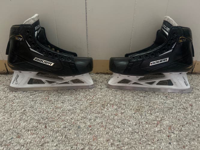 Bauer Supreme S29 Hockey Goalie Skates Regular Width Size 4 (Used)
