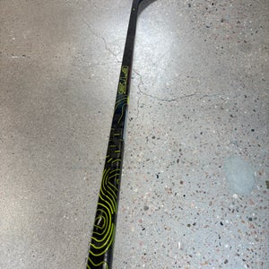 Intermediate Sher-Wood Rekker Legend 1 Hockey Stick Right Handed PP92 (Used)