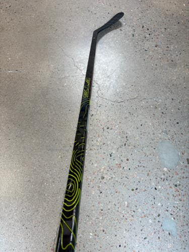 Intermediate Sher-Wood Rekker Legend 1 Hockey Stick Right Handed PP92 (Used)