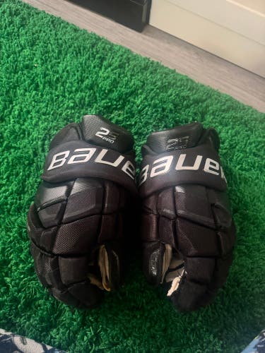 Bauer Supreme 2S Pro Gloves 13" (Used)