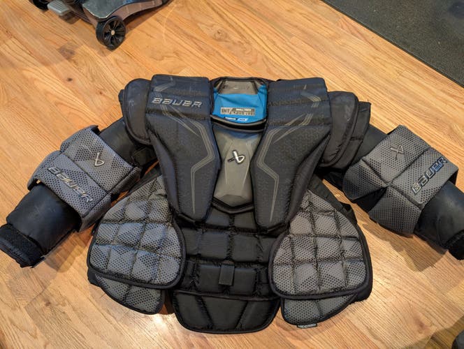 Intermediate Small Bauer Elite Goalie Chest Protector (Used)