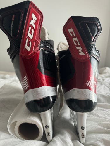 CCM JetSpeed FT4 Hockey Skates 7 (Used)