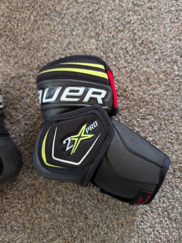 Junior Small Bauer VAPOR 2X PRO Elbow Pads (Used)