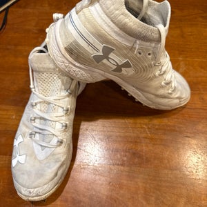 Under Armour Highlights Turf Shoes Size 7