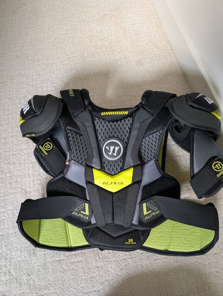 Medium Senior Warrior Alpha QX Pro Shoulder Pads (Used)