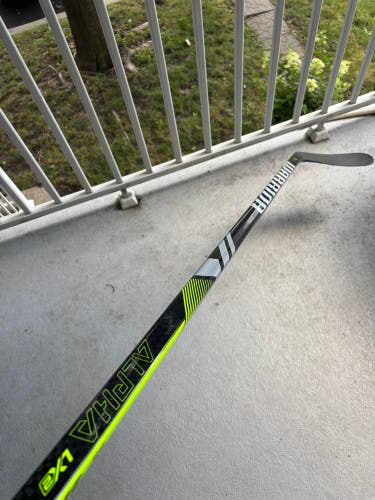 Senior Warrior Alpha LX2 Right Handed Hockey Stick Pro Stock (New)
