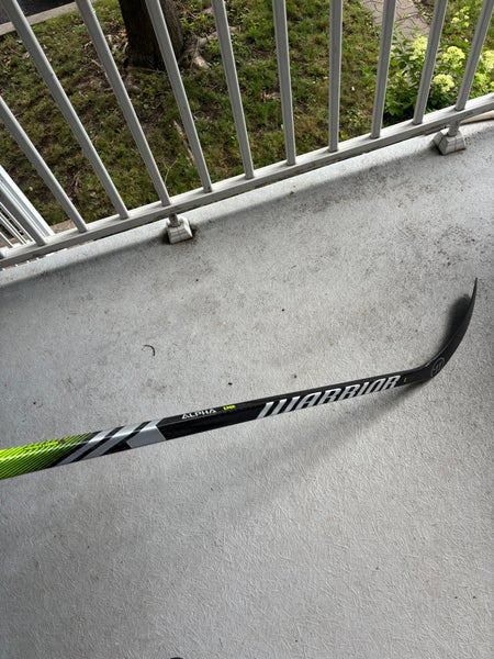 Senior Warrior Alpha LX2 Right Handed Hockey Stick Pro Stock (New)