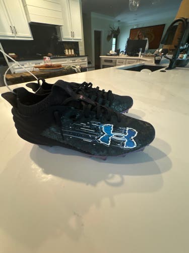 Men's  Size M 8.5 (W 9.5) Under Armour Low Top Blur Smoke 2.0 (New)
