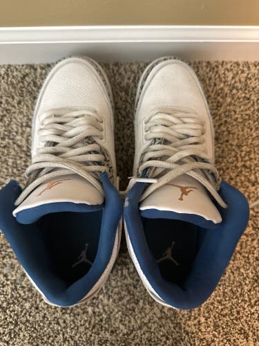 White and blue Jordan threes Size 7 Youth