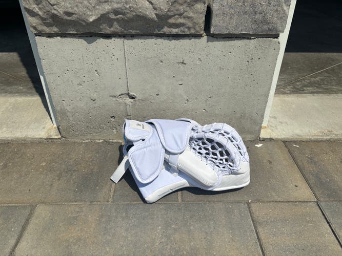 Bauer Int. GSX Glove & Blocker. Glove ships broken in.