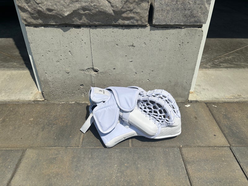 Bauer Int. GSX Glove & Blocker. Glove ships broken in.