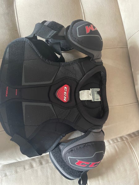 Medium Junior CCM RBZ Shoulder Pads (Used)