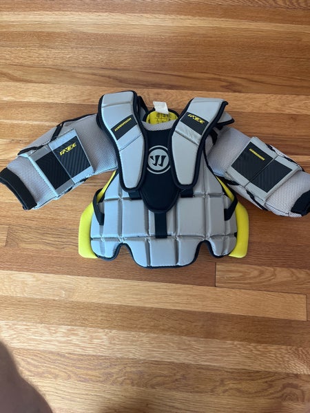Large/Extra Large  2023 Warrior Ritual X3E Goalie Chest Protector (Used)
