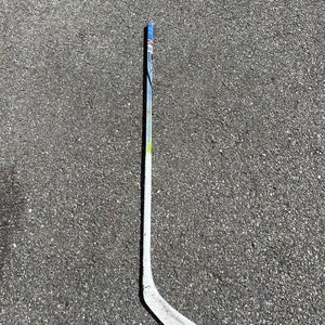 Intermediate Bauer Hyperlite 2 Left Hand Hockey Stick P28 (Used)