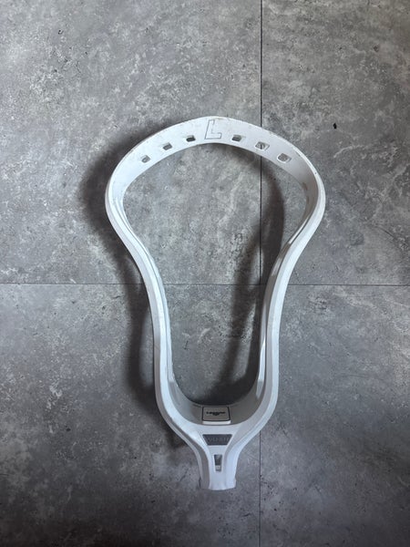 Loading Wyn (white)