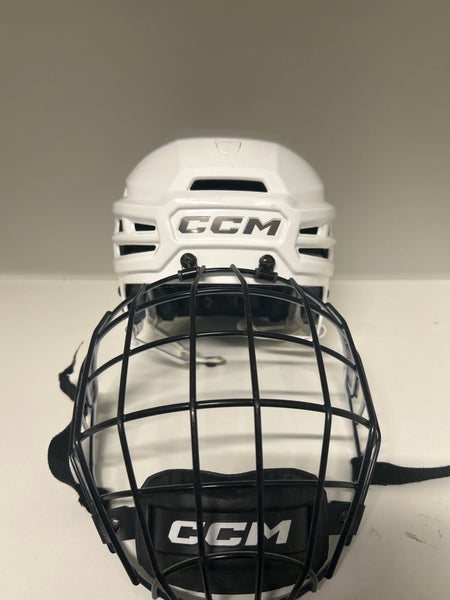 Medium CCM Tacks 920 Helmet  (Used)