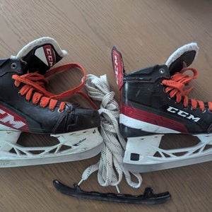 CCM JetSpeed FT4 Hockey Skates Regular Width Size 4.5 (Used)
