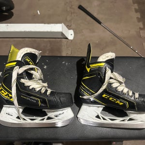 CCM Super Tacks 9380 Hockey Skates Regular Width 13.5 (Used)