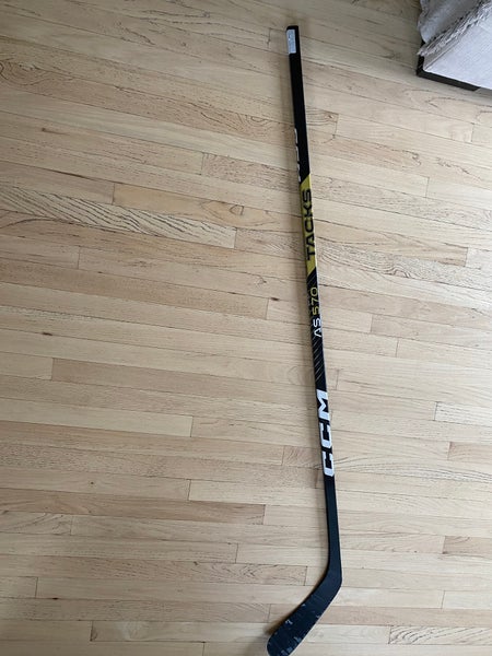 Senior CCM AS-570 Right Handed Hockey Stick P29  (Used)