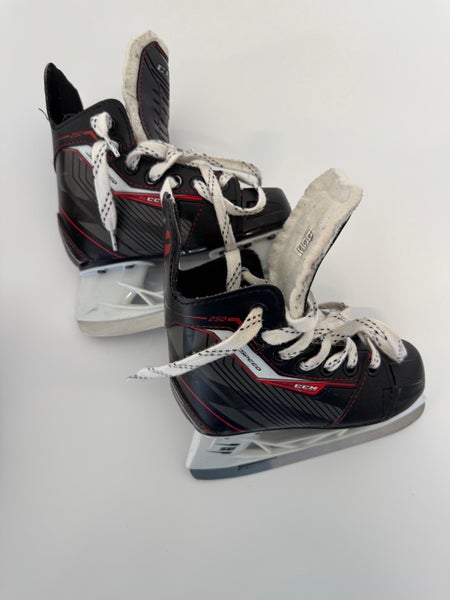 2023 CCM JetSpeed 250 Hockey Skates Regular Width 10 (Used)