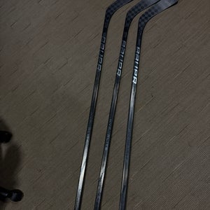 Intermediate Bauer Vapor Hyperlite 2 Right Handed Hockey Stick Pro Stock (Used)