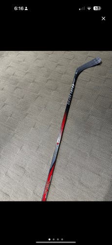 New Intermediate Bauer Right Handed Pro Stock Vapor Hyperlite 2 Hockey Stick