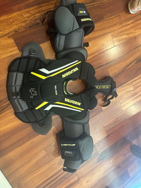 Small  Vaughn Ventus SLR2 Goalie Chest Protector (Used)