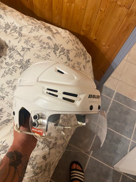 Medium Bauer Re-Akt VN Helmet  Pro Stock With Visor