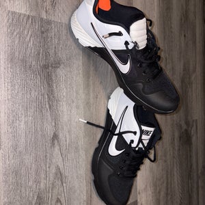 Men's Size M 10.5 (W 11.5) Adult Nike Shoes (New)