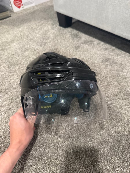 Medium Bauer Re-Akt 150 Helmet (Used) with ccm visor